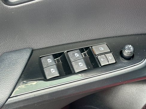 Used 2017 Toyota Prius Three FWD image 13