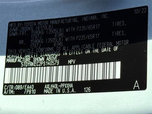 Used 2023 Toyota Sienna XLE image 31