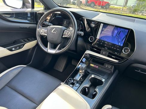 Used 2022 Lexus NX 250 FWD image 10