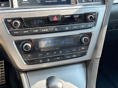 Used 2015 Hyundai Sonata Limited 2.0T image 17