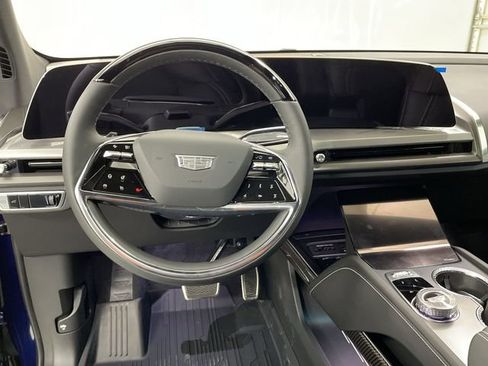 New 2026 Cadillac Vistiq Sport w/ LPO, Floor Liner Package image 23