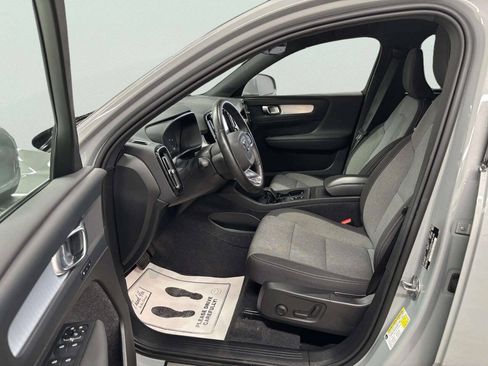 Used 2024 Volvo XC40 B5 Core AWD/4WD image 15