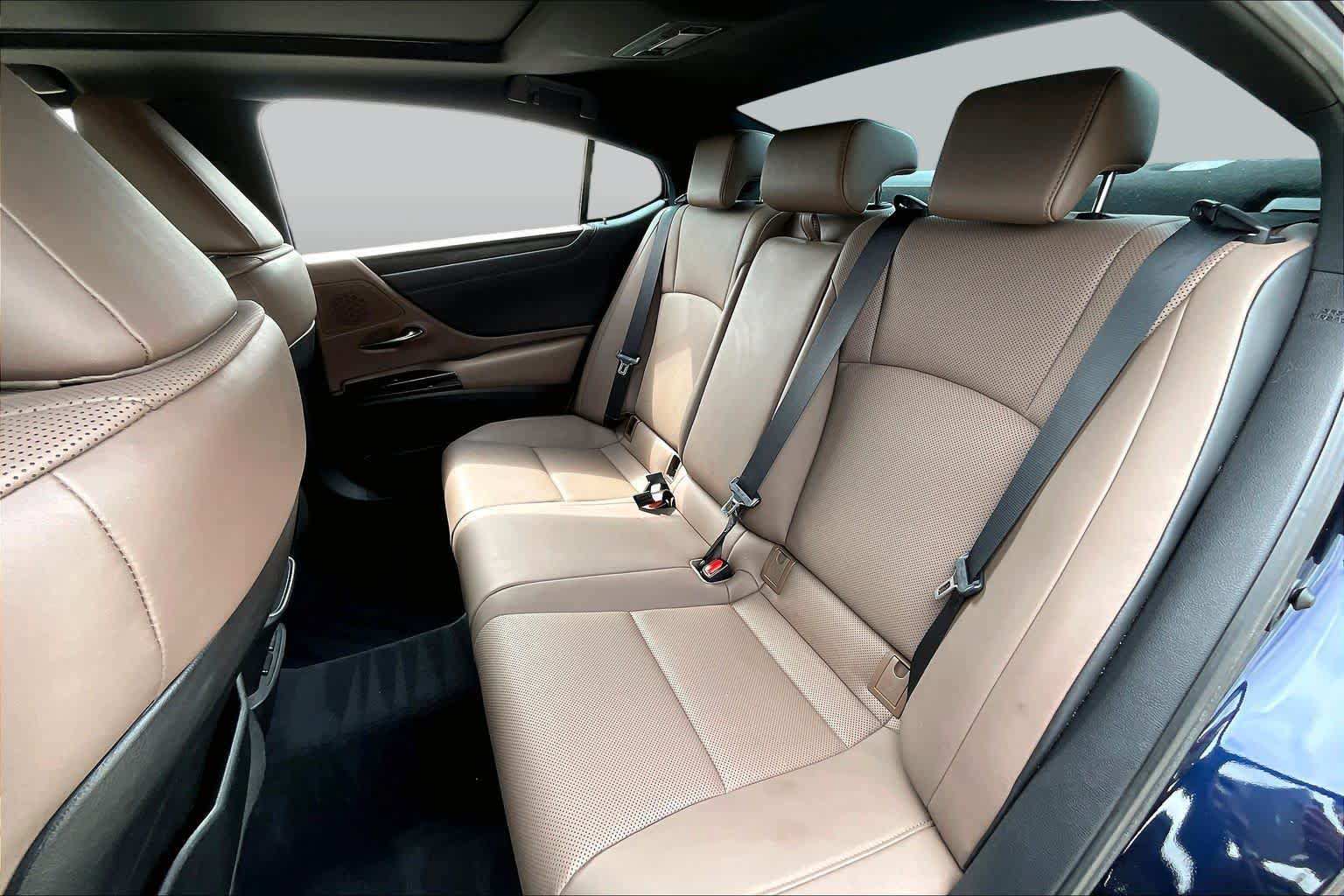 Used 2022 Lexus ES 350 w/ Premium Package FWD image 18