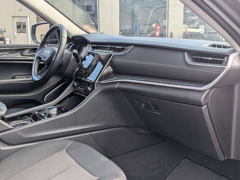 Used 2022 Jeep Grand Cherokee L Laredo w/ Luxury Tech Group I AWD/4WD image 28