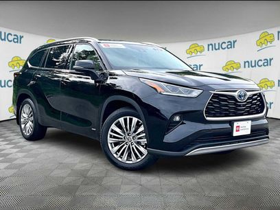 Used 2024 Toyota Highlander Platinum