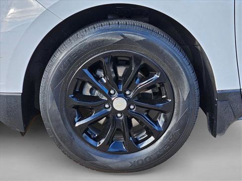 Used 2020 Chevrolet Equinox LT image 23