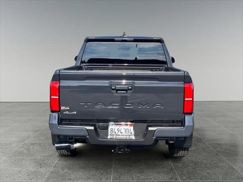 Certified 2025 Toyota Tacoma SR5 AWD/4WD image 4