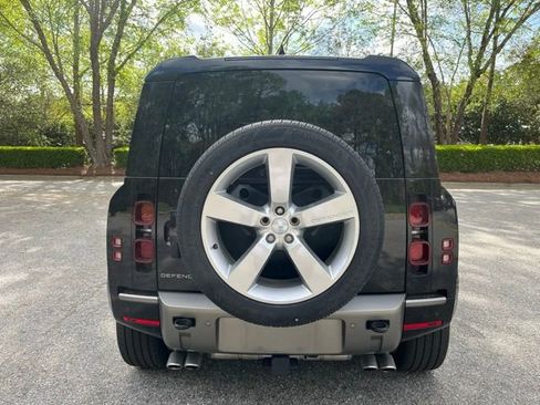 Certified 2025 Land Rover Defender 110 X-Dynamic SE image 8