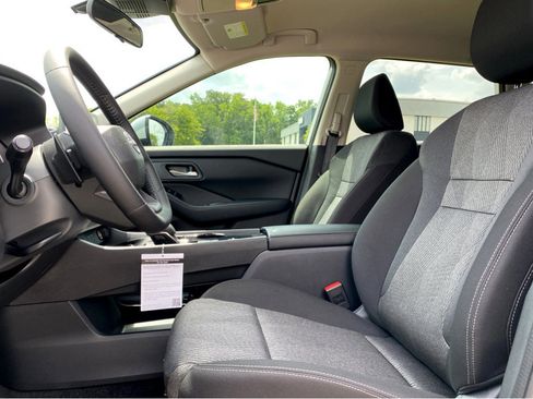 New 2026 Nissan Rogue SV image 10