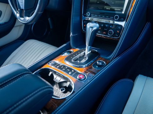 Used 2016 Bentley Continental GT image 35