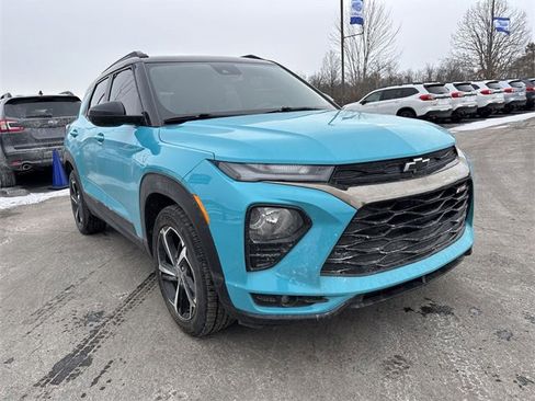 Used 2021 Chevrolet TrailBlazer RS w/ Technology Package image 2
