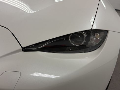 Used 2023 MAZDA MX-5 Miata Grand Touring RWD image 12