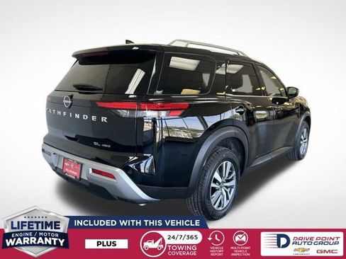 Used 2025 Nissan Pathfinder SL image 3
