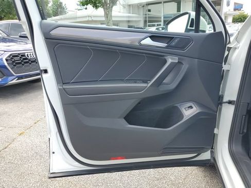 Certified 2023 Volkswagen Tiguan SE FWD image 21