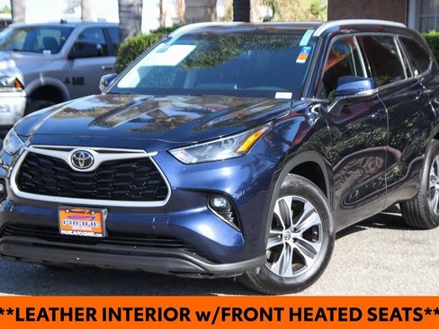 Used 2022 Toyota Highlander XLE FWD image 4