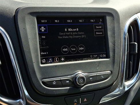 Used 2022 Chevrolet Equinox LT image 18