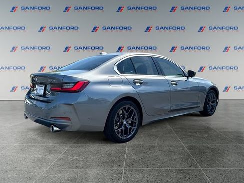 Used 2025 BMW 330i Sedan w/ Convenience Package RWD image 5