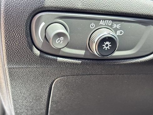 Used 2023 Chevrolet Malibu LT FWD image 22