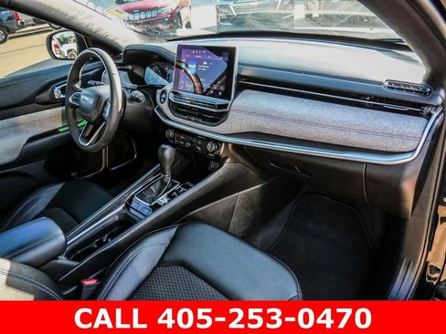 Used 2024 Jeep Compass Latitude AWD/4WD image 43