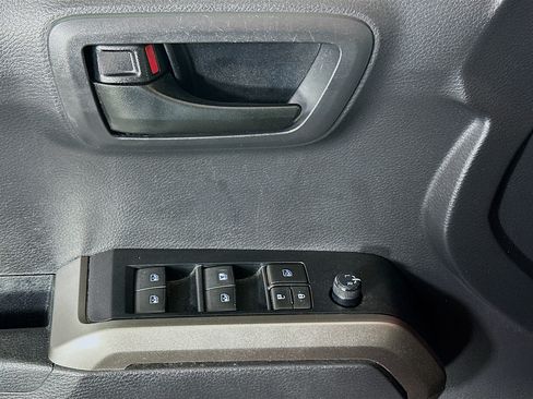 Used 2022 Toyota Tacoma SR5 RWD image 14