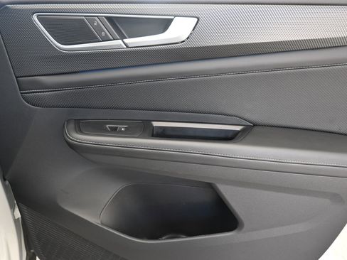 Used 2024 Volkswagen Atlas Cross Sport SEL R-Line image 23