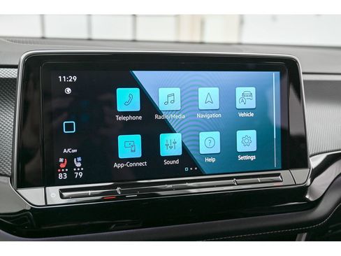 Used 2024 Volkswagen Atlas Cross Sport SEL Premium R-Line image 46