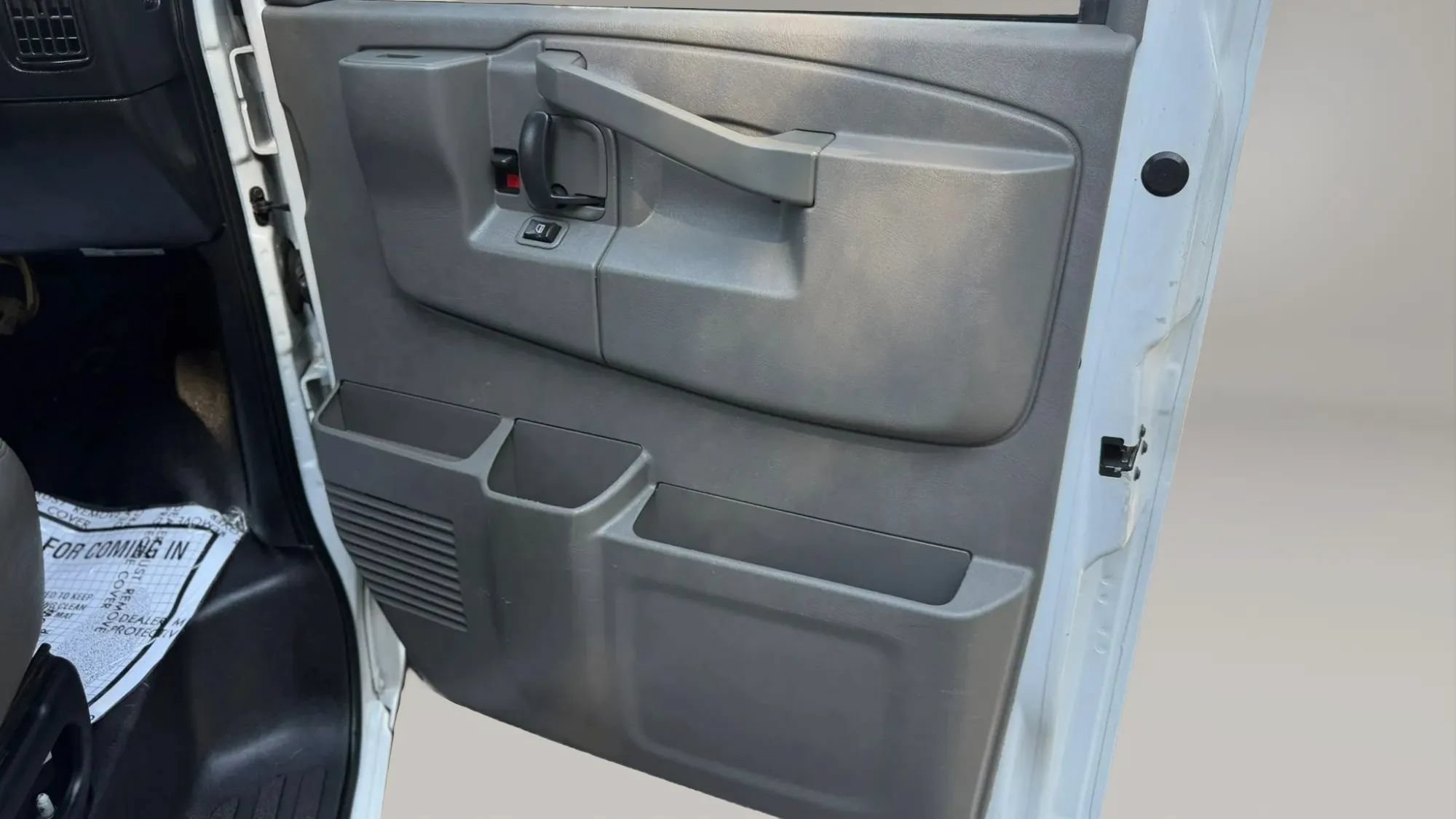 Used 2019 Chevrolet Express 2500 w/ Communications Package RWD image 10
