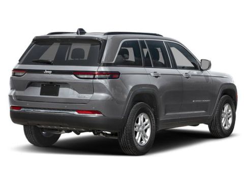 Certified 2025 Jeep Grand Cherokee Limited w/ Black Appearance Package AWD/4WD image 3