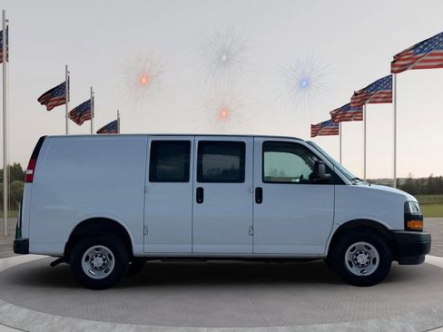 Used 2019 Chevrolet Express 2500 w/ Driver Convenience Package image 7