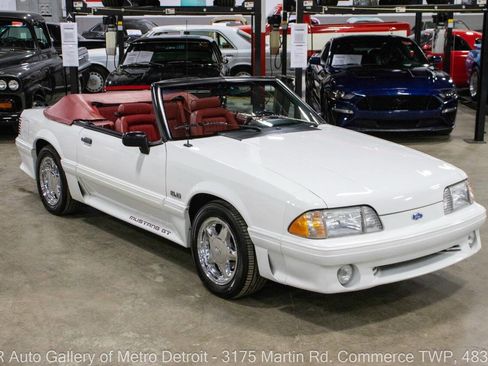 Used 1990 Ford Mustang GT image 10