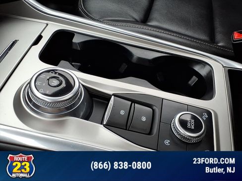 Used 2020 Ford Explorer XLT w/ Equipment Group 202A image 20