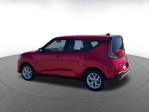 Used 2025 Kia Soul LX w/ LX Technology Package image 10