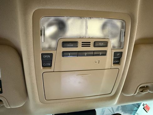 Used 2017 Toyota Highlander XLE image 38