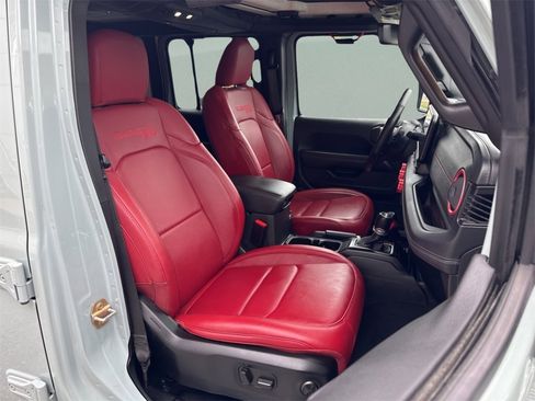 Used 2024 Jeep Wrangler Unlimited Rubicon 392 image 31