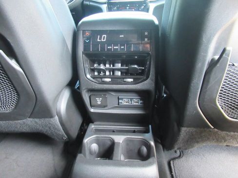 Used 2024 Jeep Grand Cherokee L Altitude RWD image 34