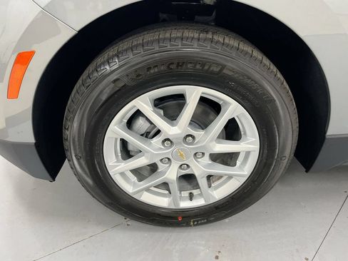 Used 2024 Chevrolet Equinox LS FWD image 25