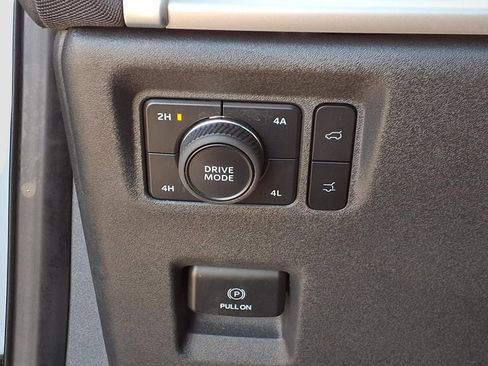Used 2025 Ford Expedition Active AWD/4WD image 17