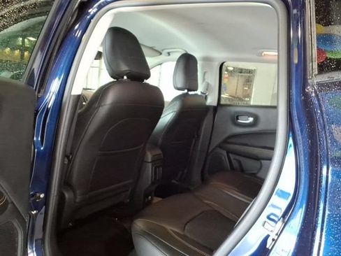 Used 2018 Jeep Compass Latitude w/ Popular Equipment Group AWD/4WD image 17