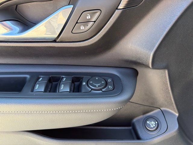 Used 2023 GMC Terrain SLE w/ Driver Convenience Package AWD/4WD image 12