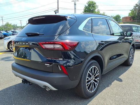 Used 2023 Ford Escape SE w/ PHEV Premium Package FWD image 5