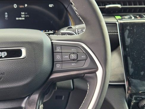 New 2025 Jeep Grand Cherokee Limited w/ Luxury Tech Group II image 31