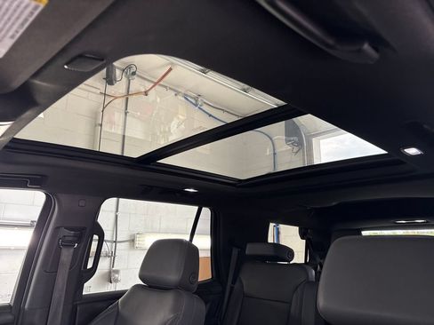 Used 2023 Chevrolet Tahoe LT w/ Luxury Package AWD/4WD image 40