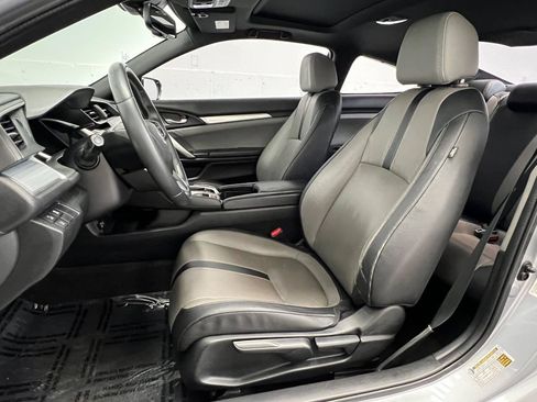 Used 2017 Honda Civic Touring image 8