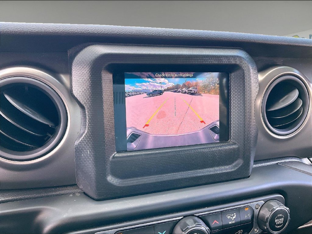 Used 2023 Jeep Gladiator Sport AWD/4WD image 18