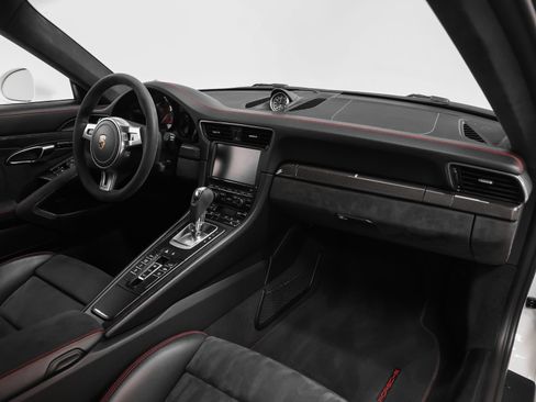 Certified 2016 Porsche 911 Carrera GTS RWD image 33