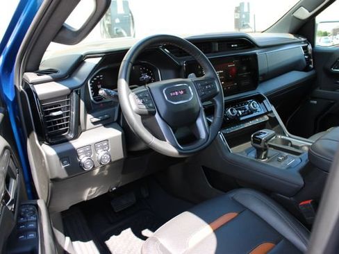 Used 2024 GMC Sierra 1500 AT4 w/ Technology Package AWD/4WD image 19