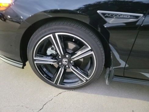 Used 2025 Honda Accord Sport image 9