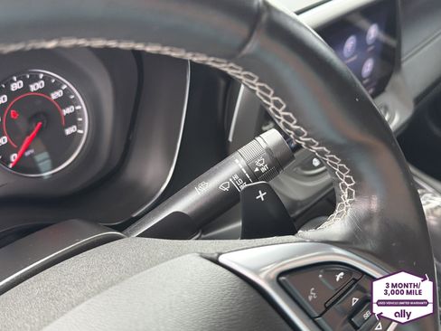 Used 2021 Chevrolet Camaro LT w/ Technology Package RWD image 18