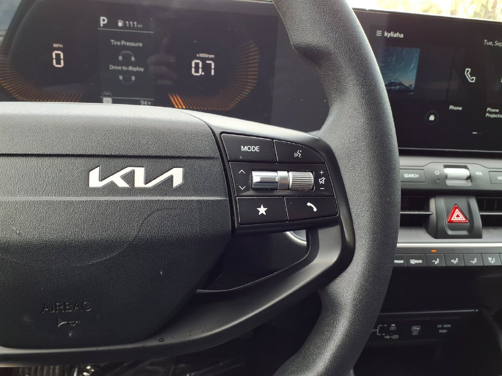 Certified 2025 Kia K4 FWD image 18