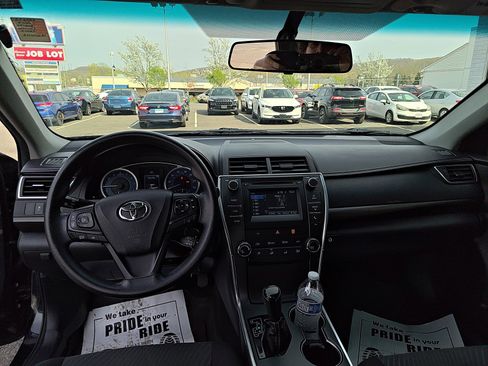 Used 2017 Toyota Camry LE image 11